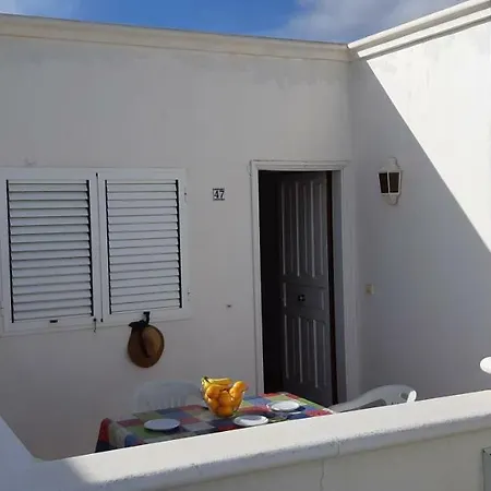 Calle Mesana Playa Honda (Lanzarote)
